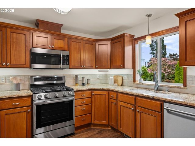 18980 Sw MADELINE St, Beaverton, OR 97078