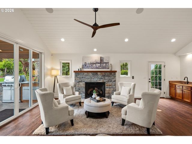 18980 Sw MADELINE St, Beaverton, OR 97078