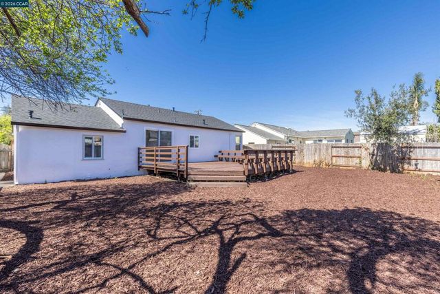 15090 Edgemoor St, San Leandro, CA 94579