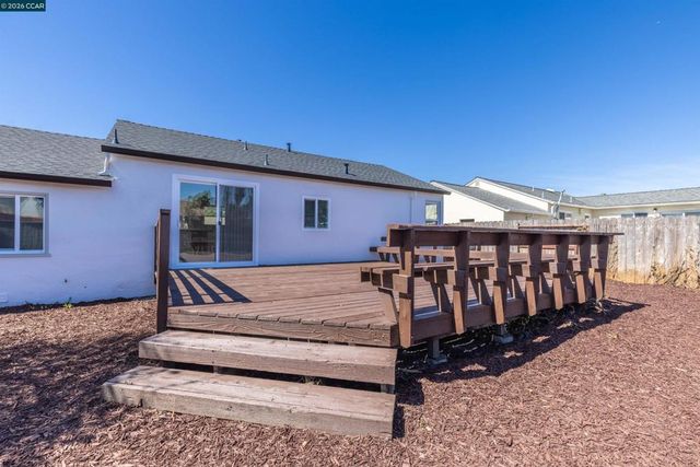 15090 Edgemoor St, San Leandro, CA 94579