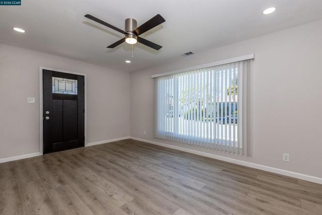 15090 Edgemoor St, San Leandro, CA 94579