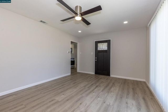 15090 Edgemoor St, San Leandro, CA 94579