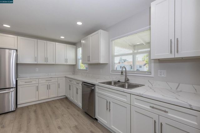 15090 Edgemoor St, San Leandro, CA 94579