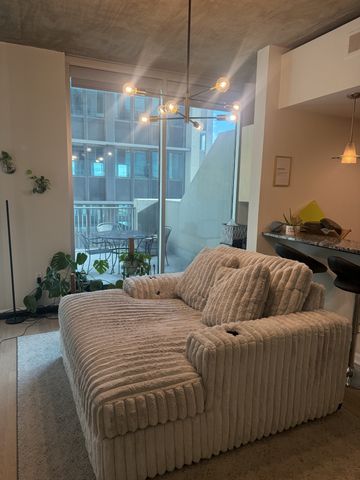 415 Church St Apt 1007, Nashville, TN 37219