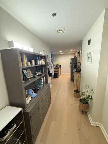 415 Church St Apt 1007, Nashville, TN 37219