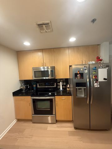 415 Church St Apt 1007, Nashville, TN 37219