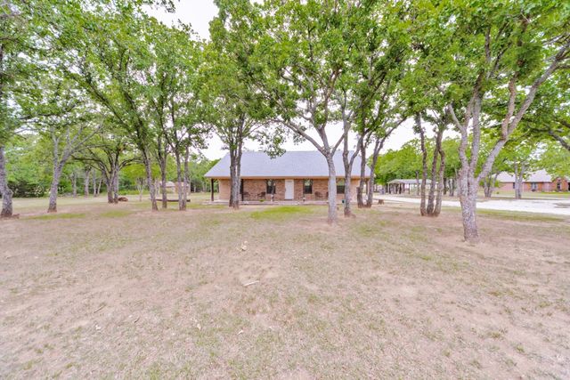 383 Briar Creek Lane, Bowie, TX 76230