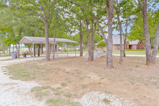 383 Briar Creek Lane, Bowie, TX 76230