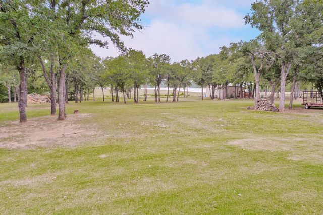 383 Briar Creek Lane, Bowie, TX 76230