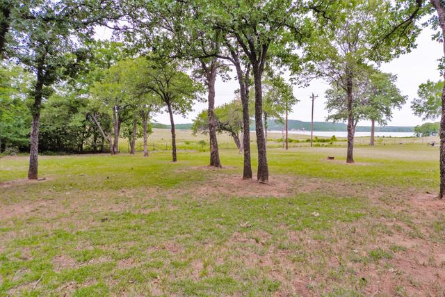 383 Briar Creek Lane, Bowie, TX 76230