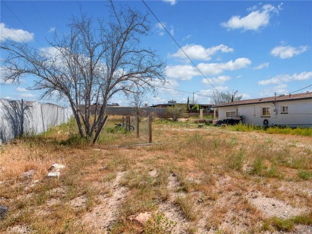 17382 Neptune, Victorville, CA 92394