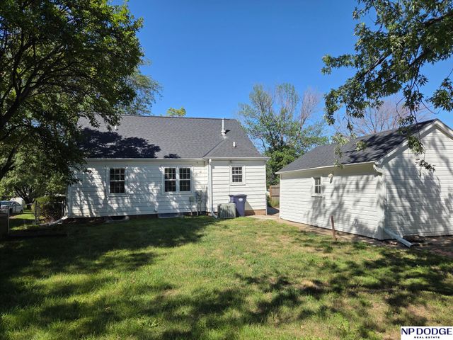 140 S 44Th Street, Lincoln, NE 68510