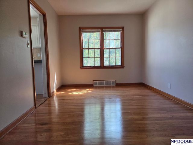 140 S 44Th Street, Lincoln, NE 68510