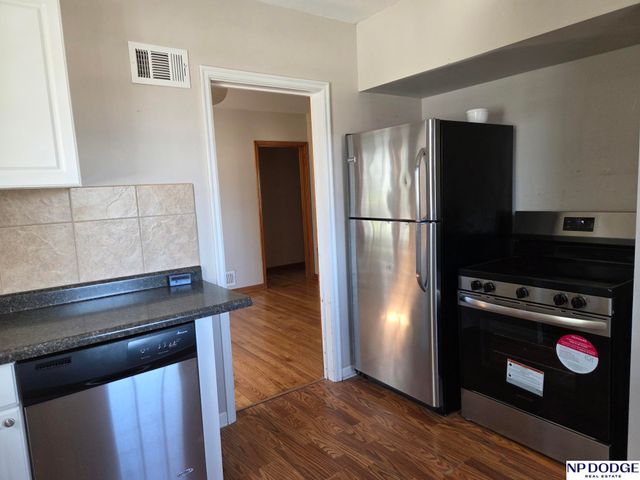 140 S 44Th Street, Lincoln, NE 68510