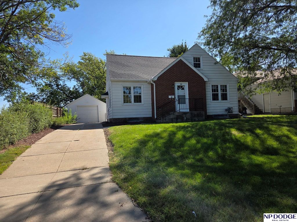 140 S 44Th Street, Lincoln, NE 68510