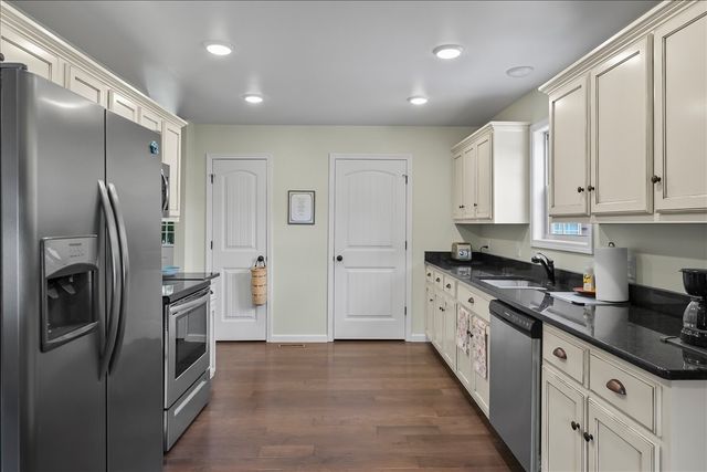 390 Marys Ln, Lafayette, TN 37083