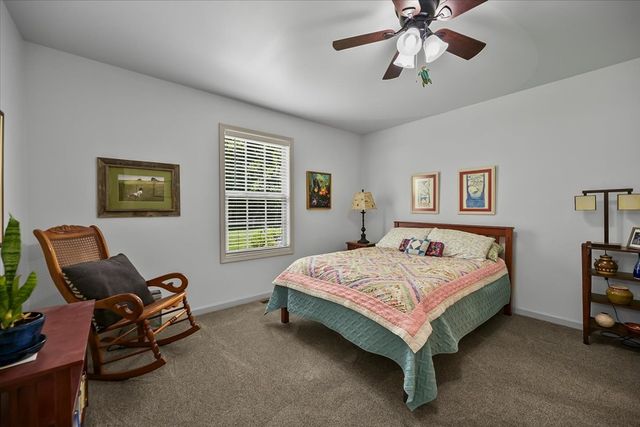 390 Marys Ln, Lafayette, TN 37083