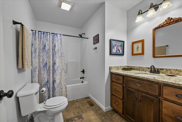390 Marys Ln, Lafayette, TN 37083