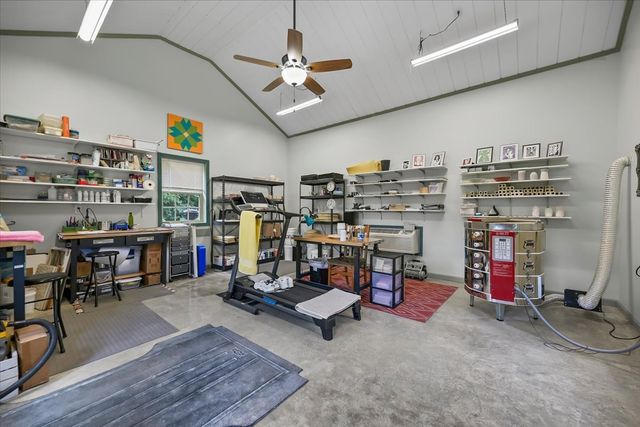 390 Marys Ln, Lafayette, TN 37083