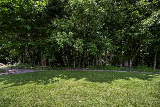 390 Marys Ln, Lafayette, TN 37083