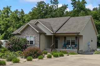 390 Marys Ln, Lafayette, TN 37083