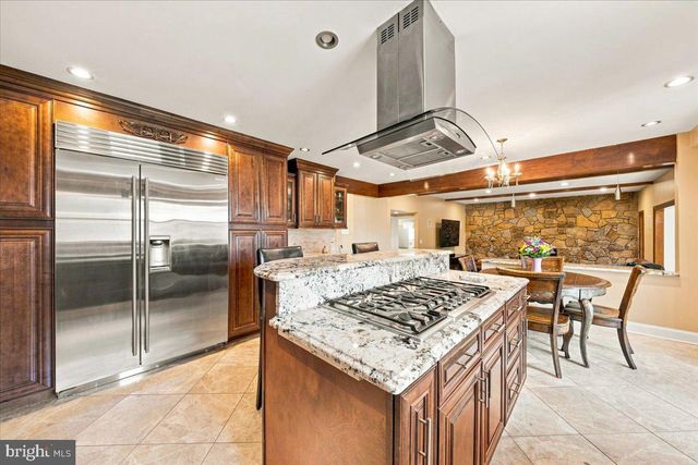 29 FAIRHAVEN DR, Cherry Hill, NJ 08003