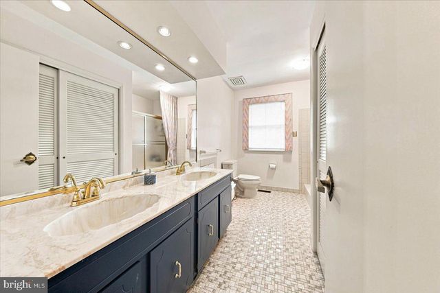 29 FAIRHAVEN DR, Cherry Hill, NJ 08003
