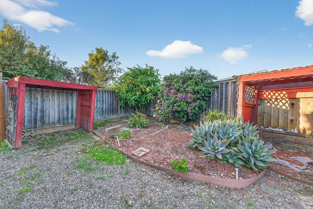 8 Carita Court, Watsonville, CA 95076