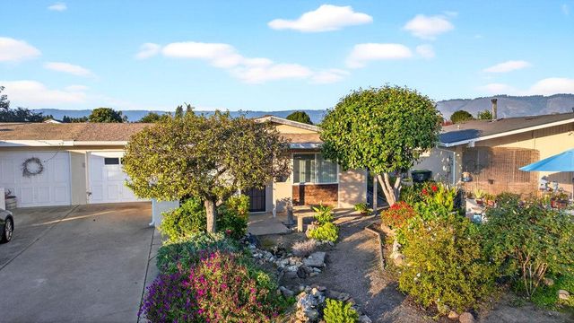 8 Carita Court, Watsonville, CA 95076