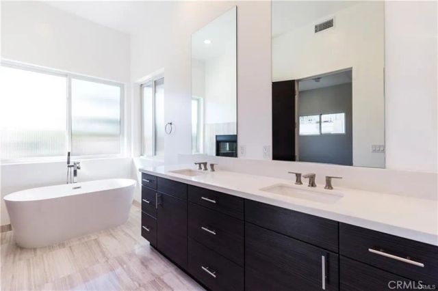 716 N Juanita Avenue A, Redondo Beach, CA 90277