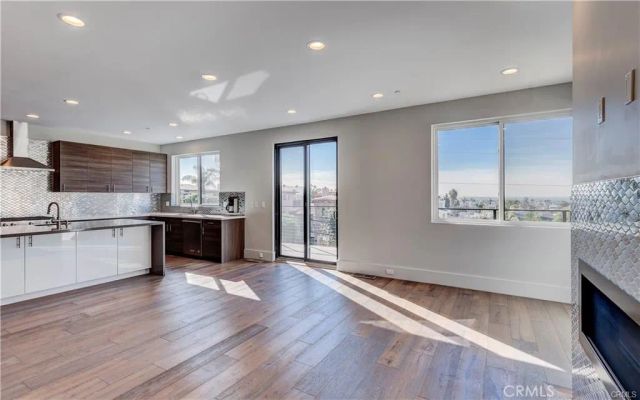 716 N Juanita Avenue A, Redondo Beach, CA 90277