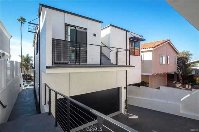 716 N Juanita Avenue A, Redondo Beach, CA 90277