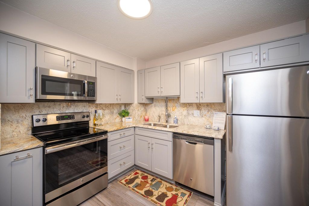 Image 1 of property listing at 15100 INTERLACHEN DR #4-110, Silver Spring, MD 20906