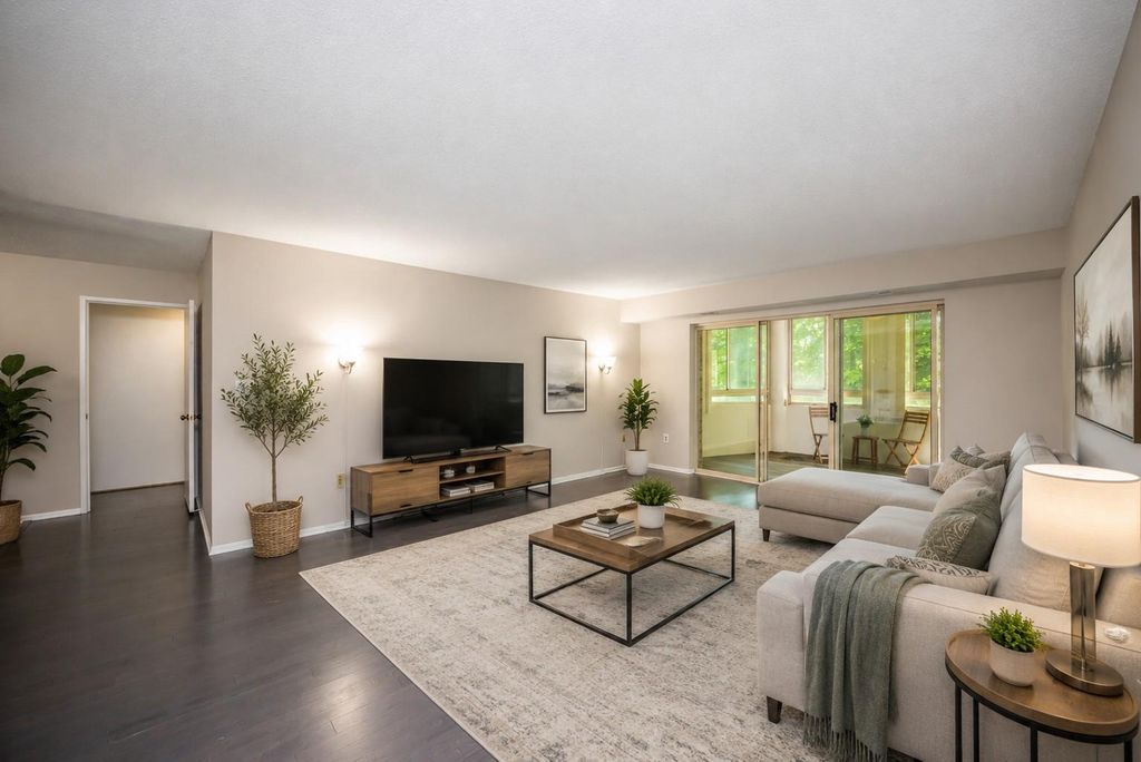 Image 3 of property listing at 15100 INTERLACHEN DR #4-110, Silver Spring, MD 20906