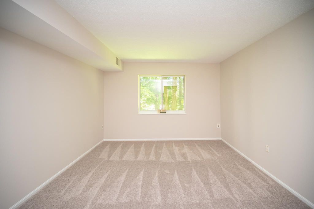 Image 23 of property listing at 15100 INTERLACHEN DR #4-110, Silver Spring, MD 20906