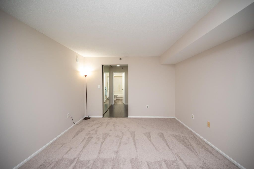 Image 24 of property listing at 15100 INTERLACHEN DR #4-110, Silver Spring, MD 20906