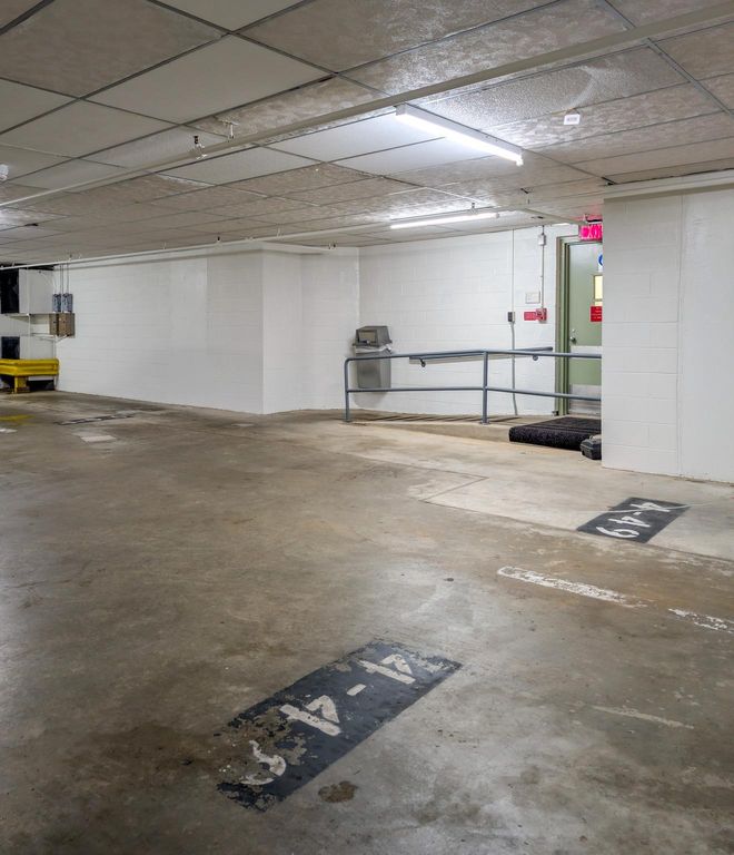 Image 28 of property listing at 15100 INTERLACHEN DR #4-110, Silver Spring, MD 20906