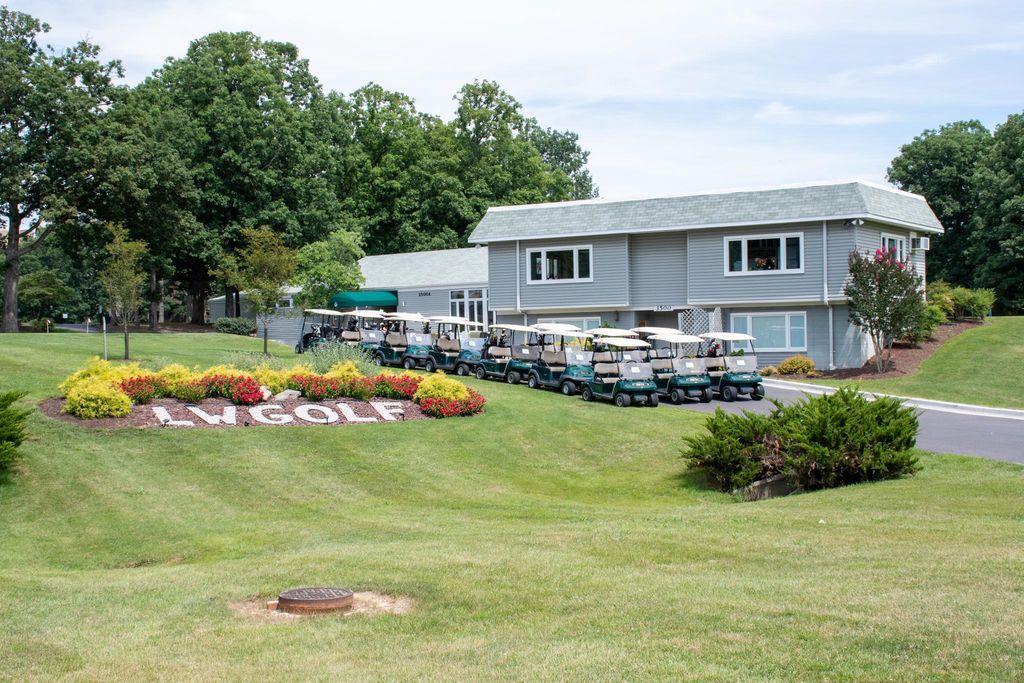 Image 35 of property listing at 15100 INTERLACHEN DR #4-110, Silver Spring, MD 20906