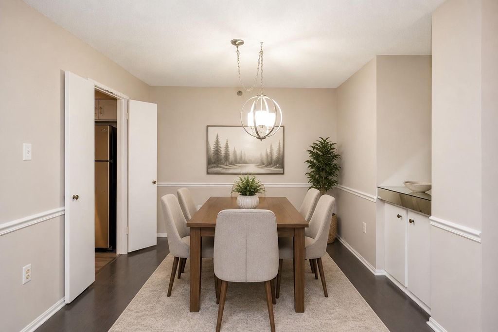 Image 5 of property listing at 15100 INTERLACHEN DR #4-110, Silver Spring, MD 20906