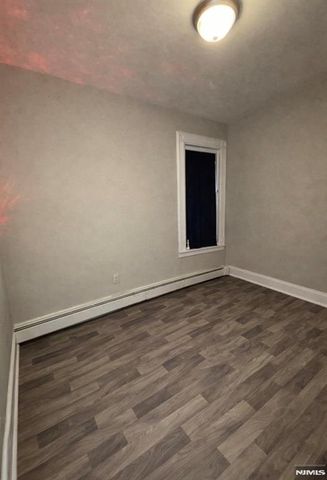 942 E 19th Street, Paterson, NJ 07501