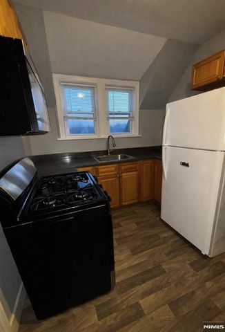 942 E 19th Street, Paterson, NJ 07501