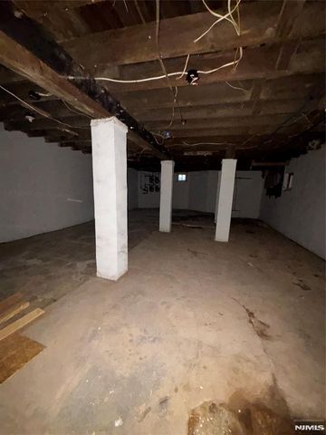942 E 19th Street, Paterson, NJ 07501