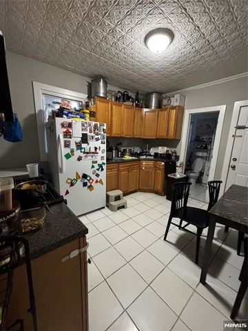 942 E 19th Street, Paterson, NJ 07501