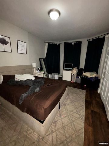 942 E 19th Street, Paterson, NJ 07501