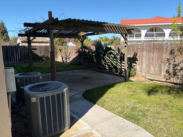 1821 Avo Way, Manteca, CA 95337