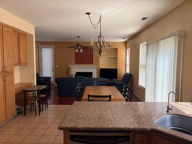 1821 Avo Way, Manteca, CA 95337