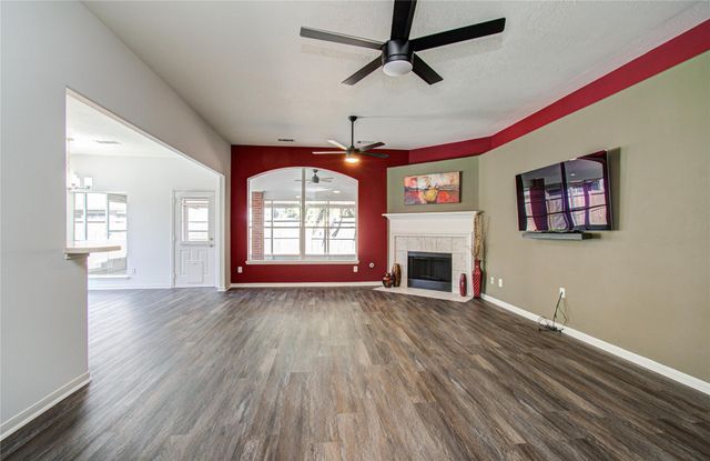 8126 Laurel Lane, Baytown, TX 77523