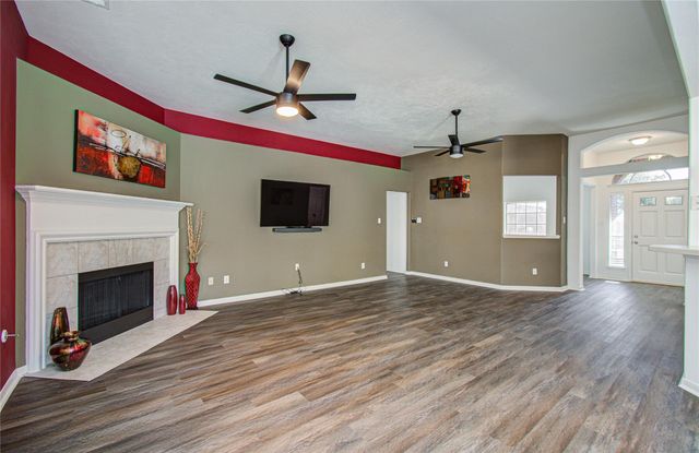 8126 Laurel Lane, Baytown, TX 77523