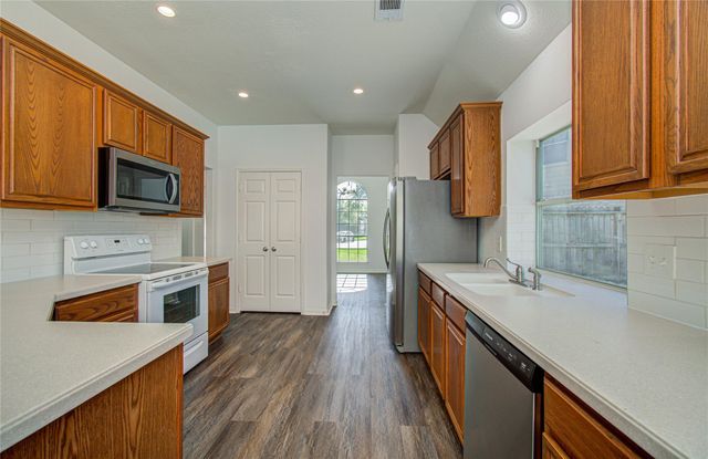 8126 Laurel Lane, Baytown, TX 77523