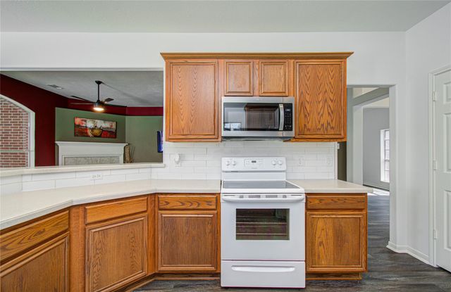 8126 Laurel Lane, Baytown, TX 77523